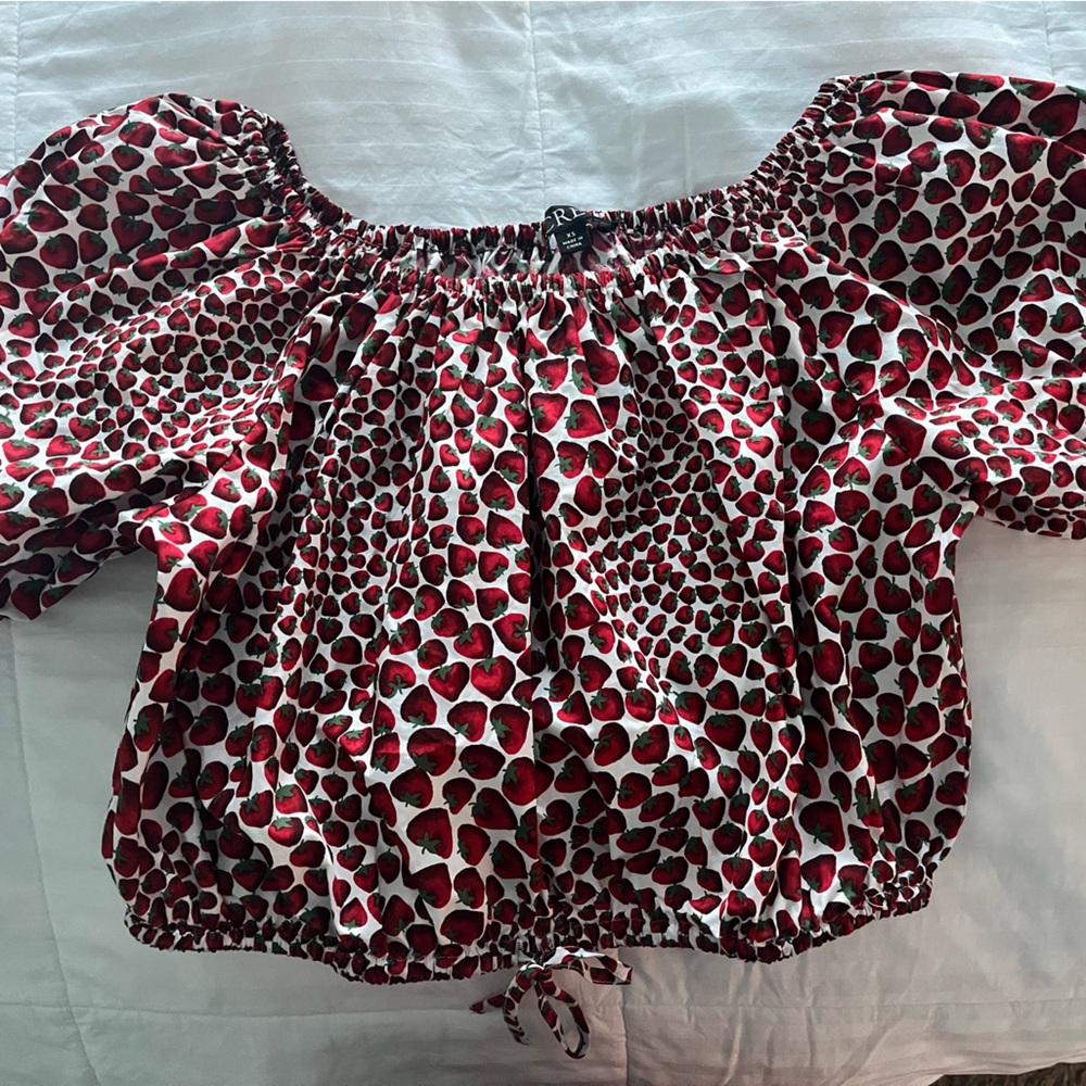 New without tags Crew strawberry crop top size XS from 2024 season